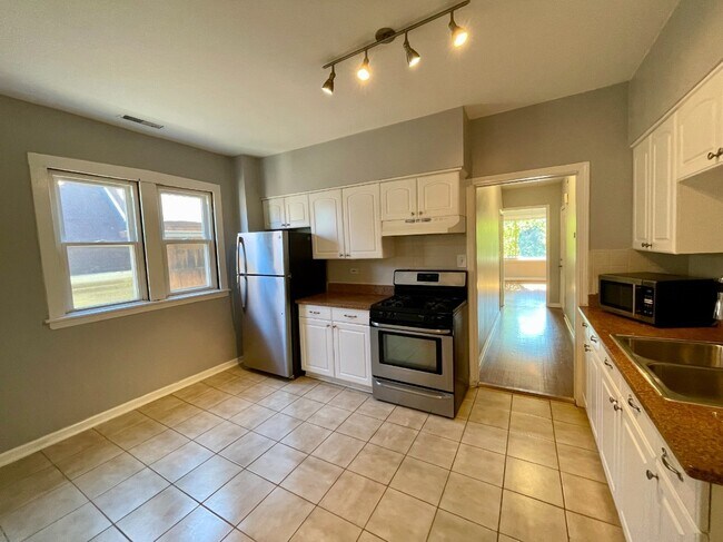 Photo - 4139 N Western Ave Unidad 3
