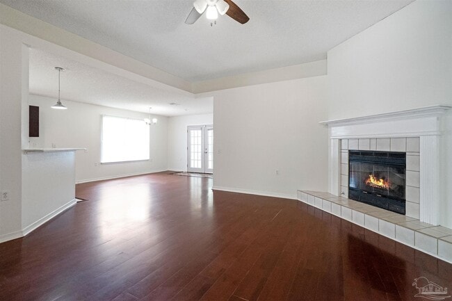 Photo - 1490 Newcastle Way