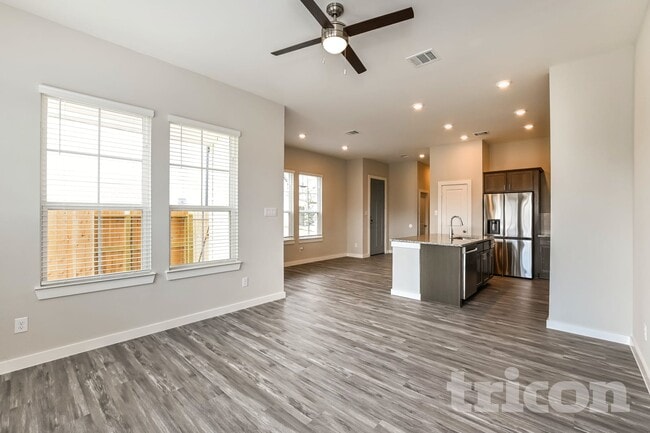 Photo - 22804 Frassino Pl