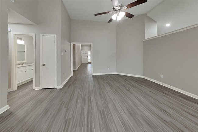 Photo - 4935 Northfork Dr
