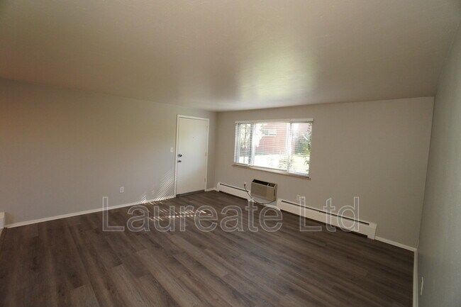 Photo - 761 Oak St Unidad D