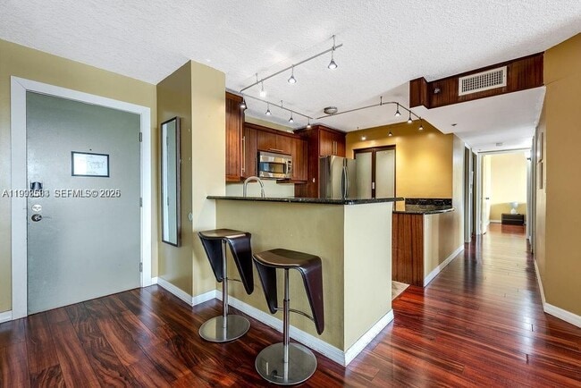 Photo - 19999 E Country Club Dr Unit 1302