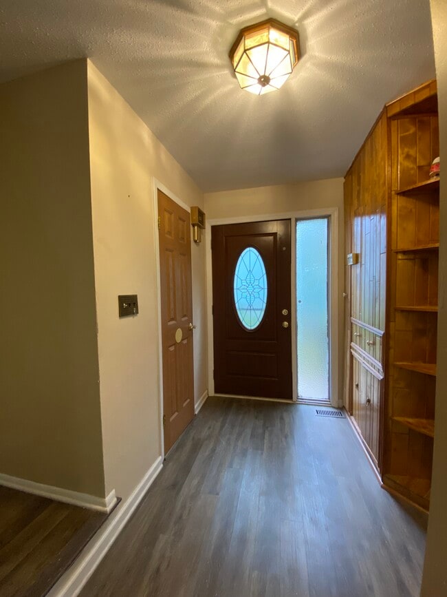 Photo - 713 E Brookside Ln