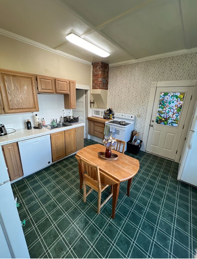 Photo - 1217/1219 Billy Frank Jr St Unidad 1217 #1