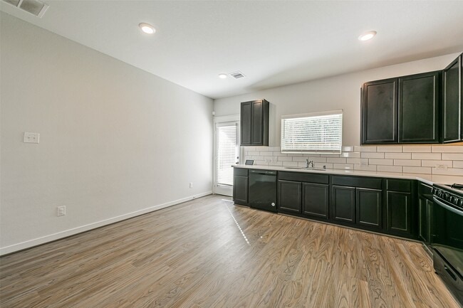 Building Photo - 16911 Lagos Ln