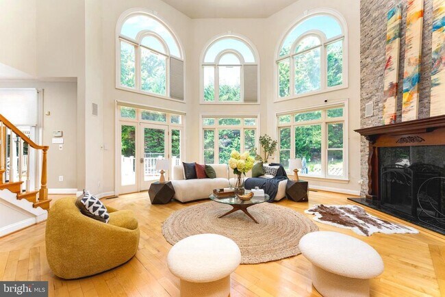 Photo - 1445 Mayhurst Blvd