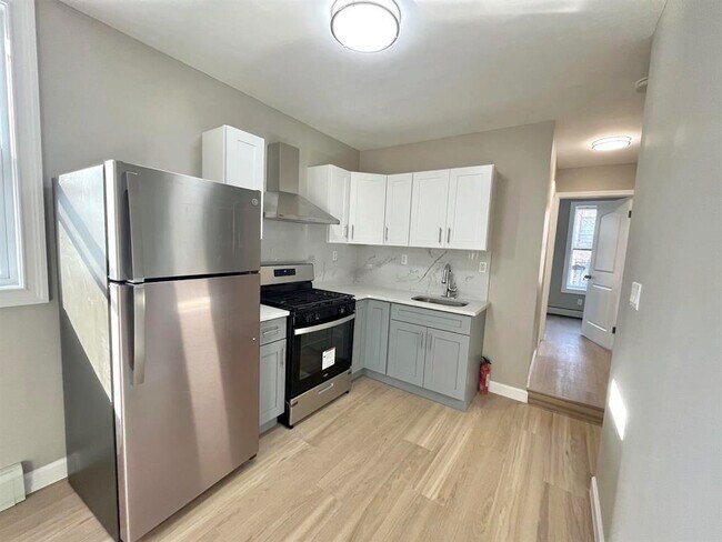 Photo - 208 7th St Unit 4L