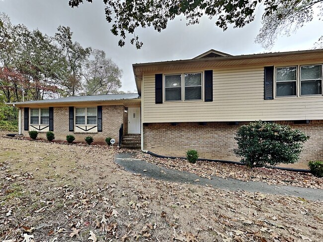 Building Photo - 1431 Lantana Dr