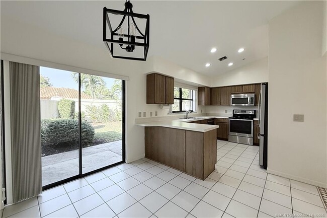 Photo - 3012 SW Mariposa Cir