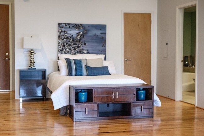 Photo - 1312 Live Oak St Unit 203