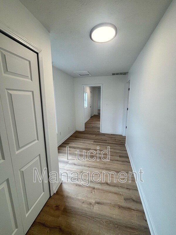 Photo - 831 Meigs Ave