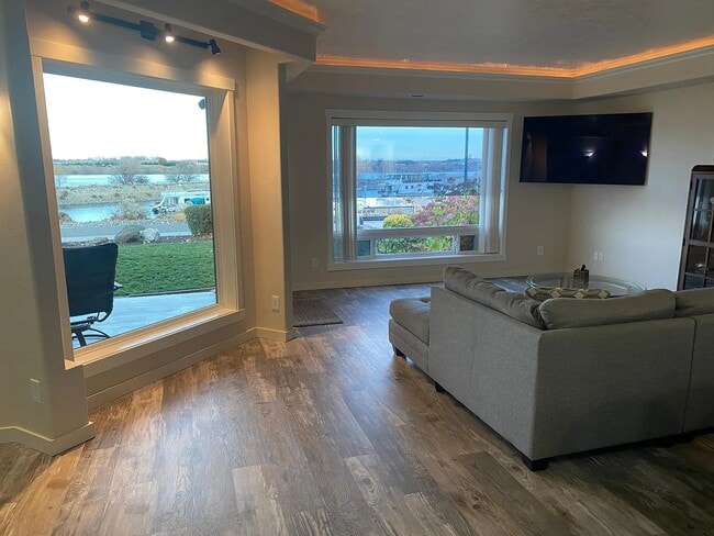 Photo - 300 Columbia Point Dr Unit D101