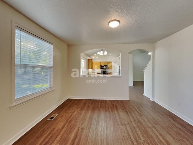 1315 W Verbena Dr