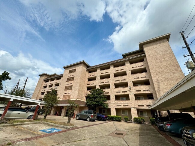 Building Photo - 2210 Dorrington St Unit 201