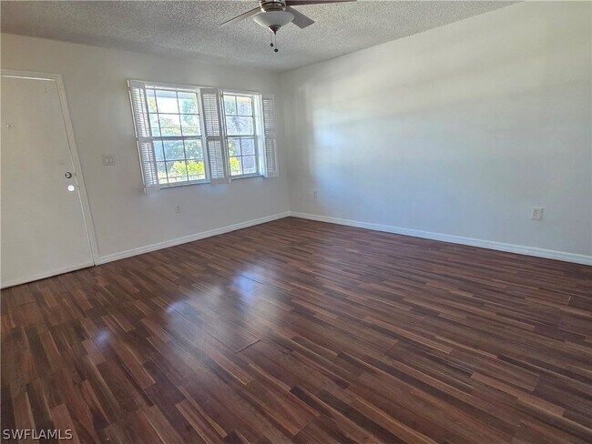 Photo - 3325 Arpt Rd S Unidad G7