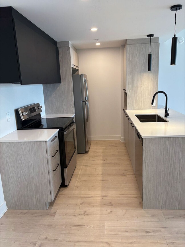 Building Photo - 12065 Rue de Blois