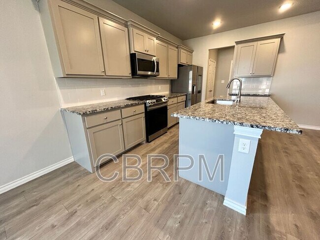 Photo - 7612 61st St