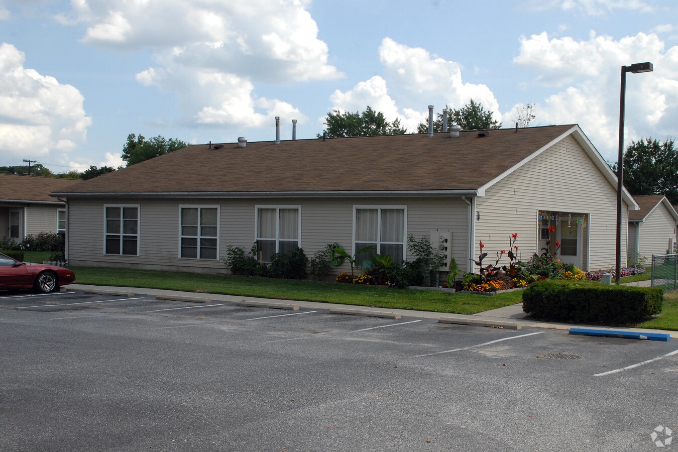 Photo - East Almond Estates Apartments
