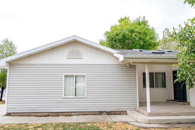 Building Photo - 245 W 500 S Rental