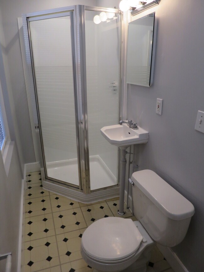 Photo - 564 Putnam Ave Unit 1R