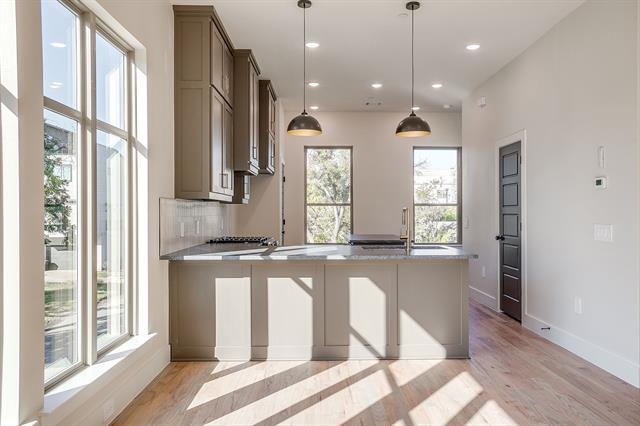 Building Photo - 302 Foch St Unit 160