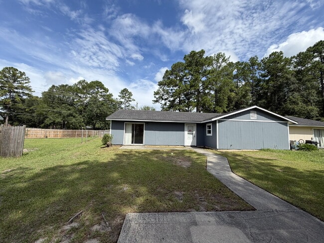 Building Photo - Duplex for Rent