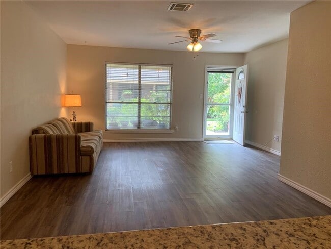 Photo - 3302 Burke Rd Unit 9