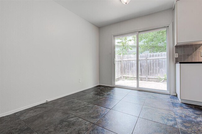 Photo - 1403 Click Cove