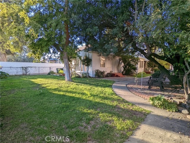 Building Photo - 10929 Whipple St Unit 10929 Rental