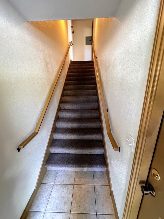 Photo - 835 H St Unit 1