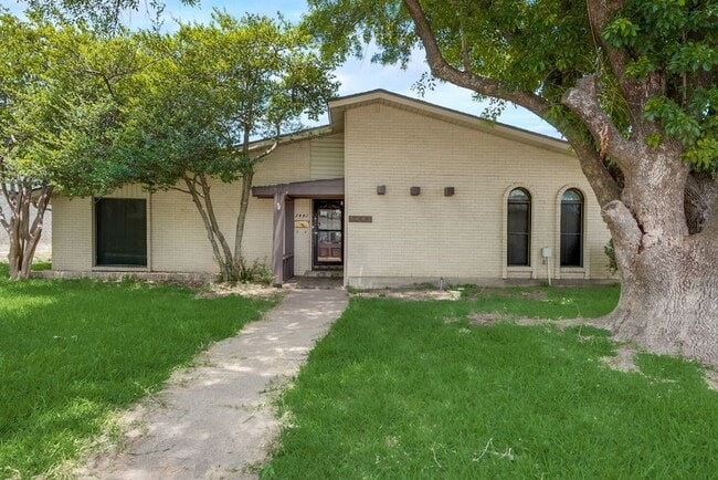Building Photo - 3441 Flagstone Dr Rental