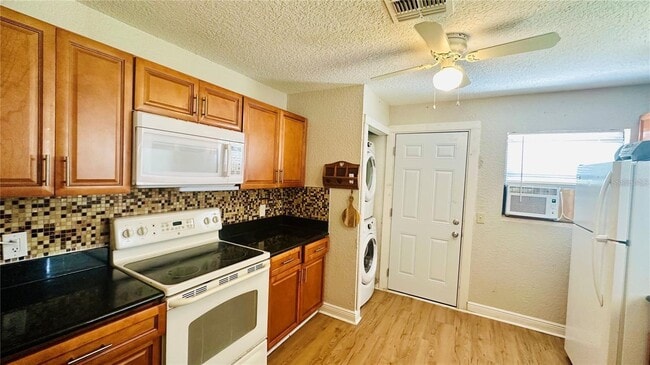 Photo - 850 E 19th St