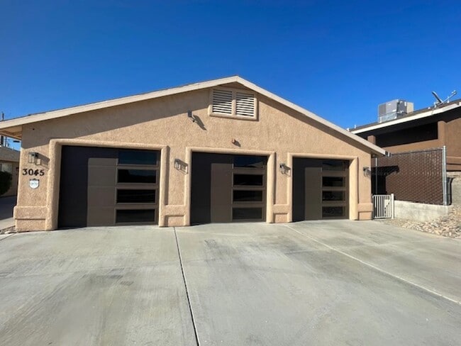 Building Photo - PALI3045 Unit 102