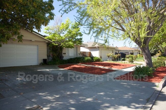 Building Photo - 4690 Williams Rd