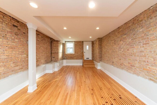 Building Photo - 1 bedroom in Chicago IL 60613 Unit GRD Rental