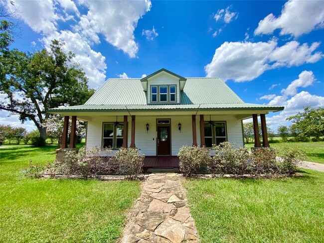 Building Photo - 26633 Decker Prairie-Rosehill Rd Rental