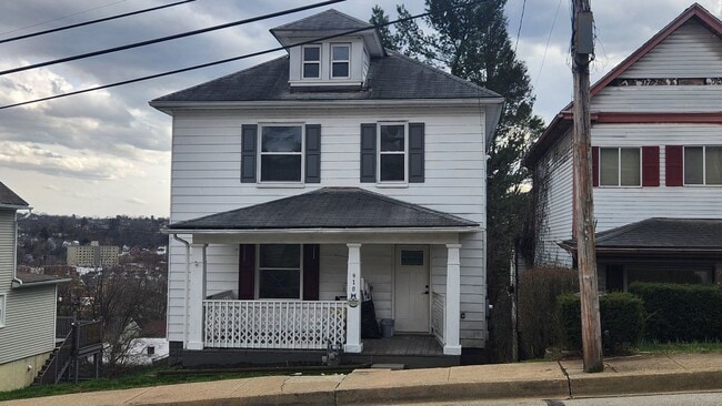 Building Photo - Home for Rent in Jeannette, PA-3 bed/1 bath