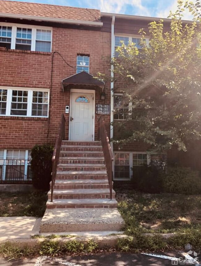 Building Photo - 281 College Dr Unit 281 Rental