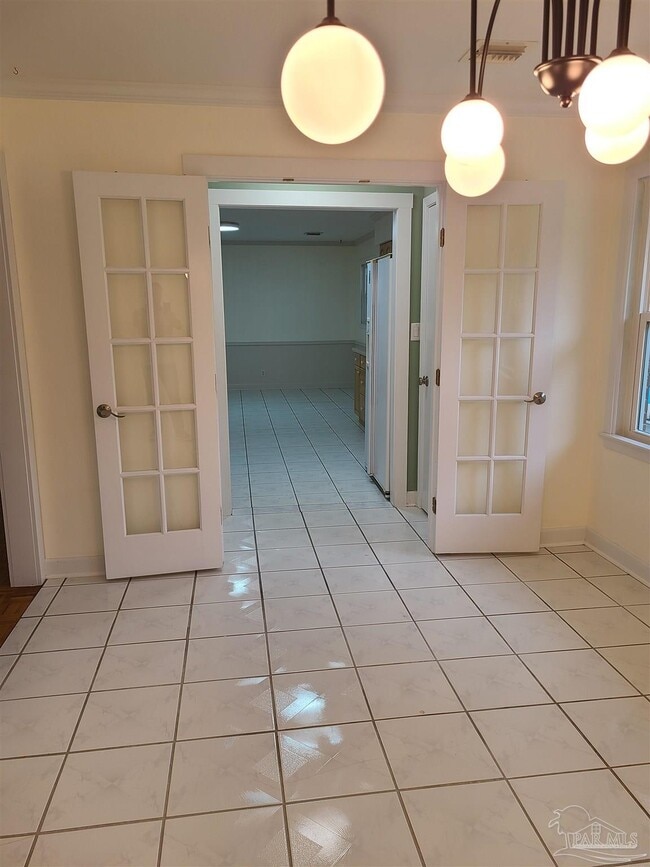 Photo - 3910 Langley Ave