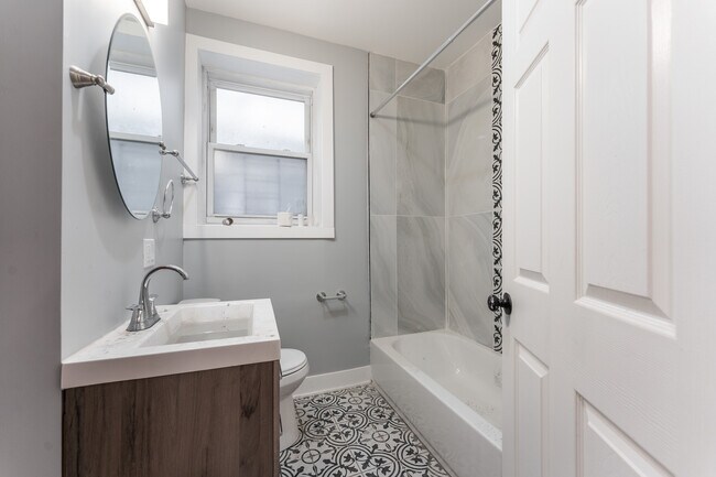 Photo - 1622 W Beach Ave Unit BR