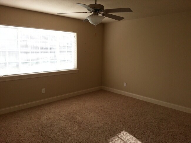 Photo - AVAILABLE FALL 2024!! 1 bedroom, 1 bath L...