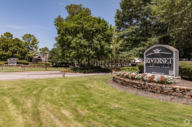 Riverset Apartments