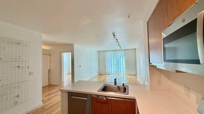 Photo - 1BR + Den / 1BA with Private Patio + Parking!