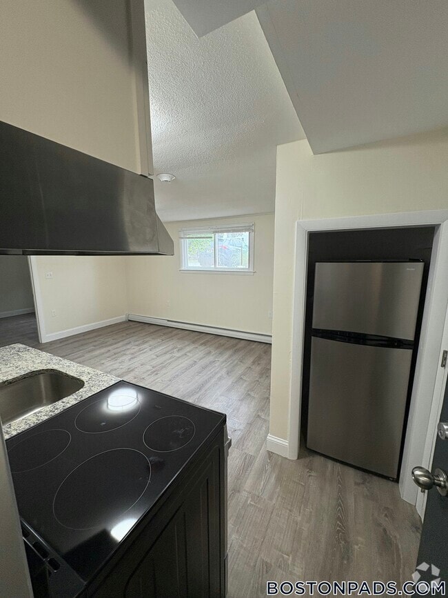 Building Photo - 9 River Dr Rental