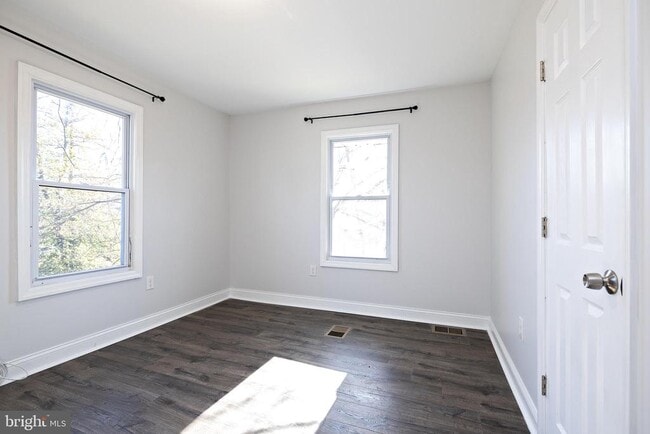 Photo - 215 Conard Ave