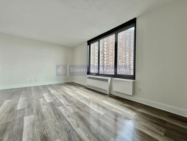 Photo - 3333 Broadway Apartamento Unidad B13J