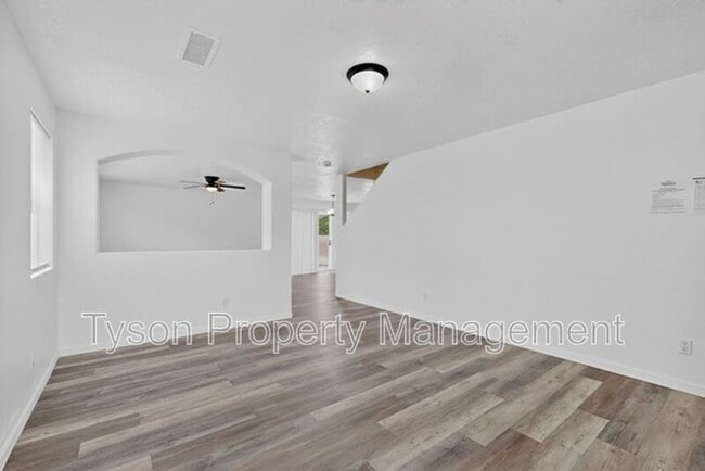 Photo - 10339 Vendaval Ave NW