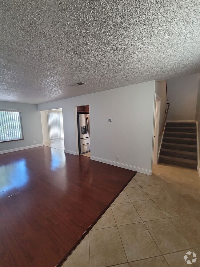 Building Photo - Charming 2-Bed, 1.5-Bath Concord Condo wit...