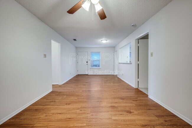 Photo - 329 Casie Ct