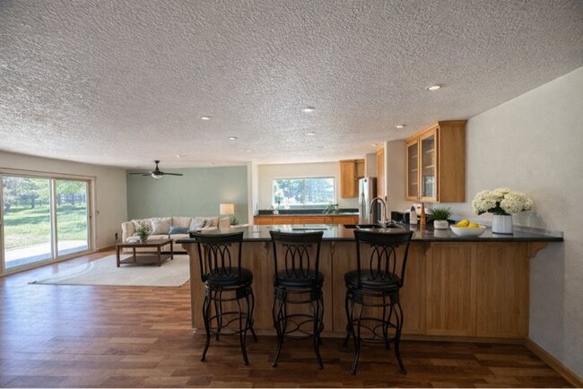 Photo - 1524 Alves Rd